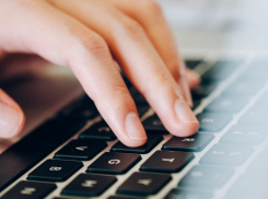 В Боброве завели уголовное дело на мастера маникюра