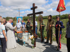 В Панинском районе прошёл крестный ход к Святому источнику
