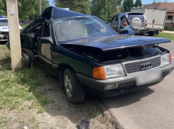 В Анне пьяный водитель врезался в столб и попал в больницу