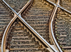 В Бобровском районе подростка насмерть сбил поезд