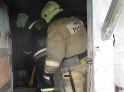 В Таловском районе сгорел дачный дом: рухнула крыша 