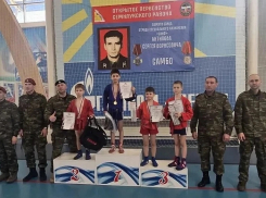 Самбисты из Таловой завоевали 2 медали на открытом первенстве