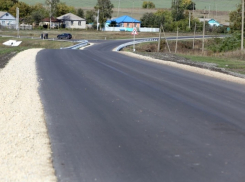 Александр Гусев поручил направить 4 млрд рублей на ремонт сельских дорог