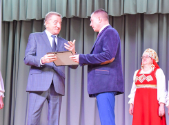 Аннинский народный ансамбль «Аннушка» получил новое звуковое оборудование