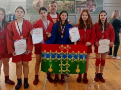Таловские самбистки завоевали 6 медалей на первенстве области