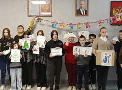 Панинские школьники присоединились к акции «Новогодняя посылка солдату»