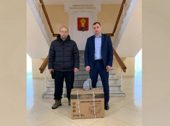 Жители Панинского района участникам СВО передали бензиновый электрогенератор