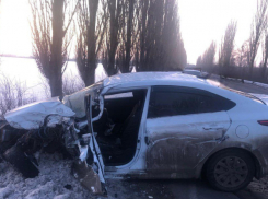 Два человека пострадали в аварии с грузовиком в Таловском районе