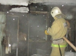 В Таловой сгорел автомобиль Kia Rio