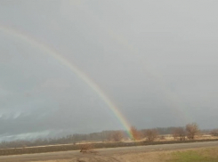 В таловском селе местные жители заметили двойную радугу среди зимы