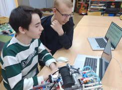   Робототехники Таловой представили удивительные  модели  на межрегиональном фестивале 