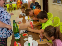 В Панинском районе прошёл мастер-класс для детей «Волшебные краски»