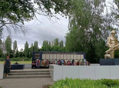 В таловском поселке Вознесенский обновили мемориал воинам, погибшим в годы ВОВ