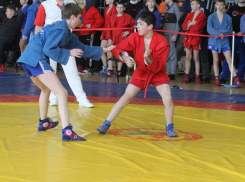 Таловские самбистки завоевали две медали на всероссийском турнире