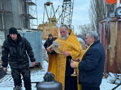 В Боброве в храме Святой Живоначальной Троицы прошло освещение колоколов