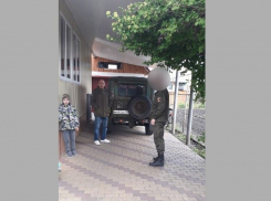 В Панино местный житель передал военным УАЗ