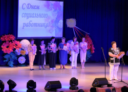 В Бобровском районе поздравили соцработников