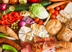 В Воронежской области изъяли из оборота более 1 тонны продуктов