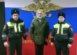 Пенсионера с потерей памяти нашли полицейские на обочине дороги между Эртилем и Панино