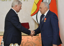 Глава Аннинского района Василий Авдеев получил орден Александра Невского