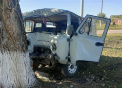 В бобровском селе насмерть разбился водитель УАЗа