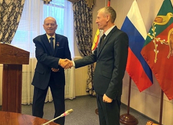 Таловчанину Анатолию Трунову вручили нагрудный знак «Благодарность от земли Таловской»