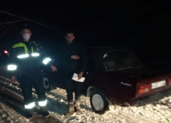 В Таловском районе сотрудники ГИБДД помогли автолюбителю, вылетевшему в кювет