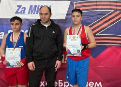 Бобровские спортсмены выступили на открытом ринге по боксу