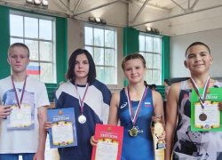 Эртильские спортсмены приняли участие в межрегиональном турнире по вольной борьбе