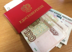О постоянном соблазне чиновников брать взятки рассказали в полиции Воронежской области