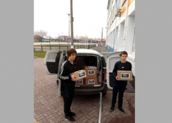 Педагоги и ученики Таловской школы передали посылки участникам СВО