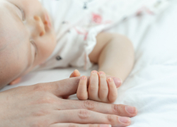 Жителей Воронежской области призвали не оставлять детей без присмотра при открытых окнах