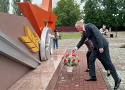 В Боброве прошёл митинг, посвященный 80-летию Победы