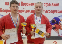 Таловские самбисты выиграли 2 «золота» на чемпионате и первенстве области