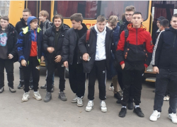 Панинские школьники побывали на авиационном заводе