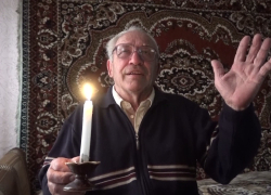 В Аннинском районе пенсионер 7 месяцев живет без света
