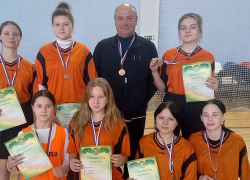 Таловские спортсменки завоевали «бронзу» на соревнованиях по мини-лапте