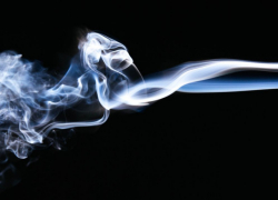 В Панинском районе владельца магазина оштрафовали за торговлю сигаретами возле школы