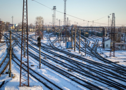 В Таловском районе легковушка столкнулась с грузовым поездом