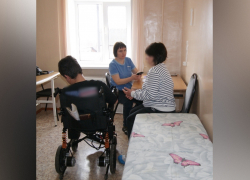 В Бобровском районе прошли выездные консультации врачей для детей с ОВЗ