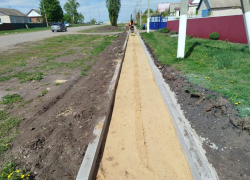 В Эртиле строят тротуар к социальным объектам