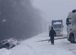 В Панинском районе госавтоинспекторы помогли водителю Hyundai, съехавшему в кювет