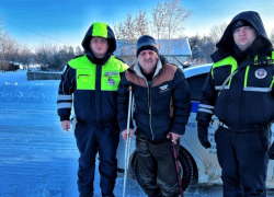 Полицейские помогли водителю из Аннинского района, у которого заглох автомобиль