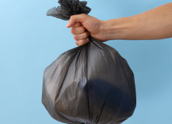 В Эртильском районе обнаружили свалку отходов с кладбищ