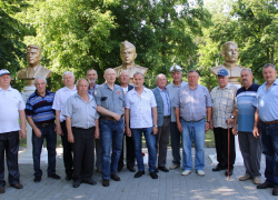 В Хреновской школе № 2 Бобровского района отметили 100-летию со дня рождения героя-земляка