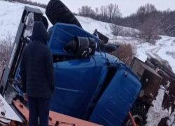 Житель Аннинского района погиб, раздавленный автокраном