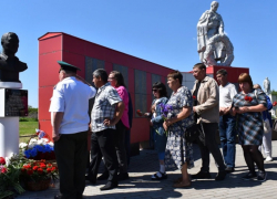 В Аннинском районе открыли бюст участнику СВО