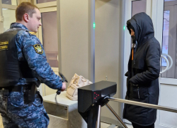 В воронежские суды пытались пронести оружие 370 раз за год