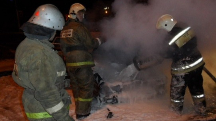 В Бобровском районе на выходных сгорела иномарка