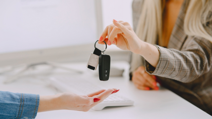 Многодетные семьи не будут лишать единственных машин за долги